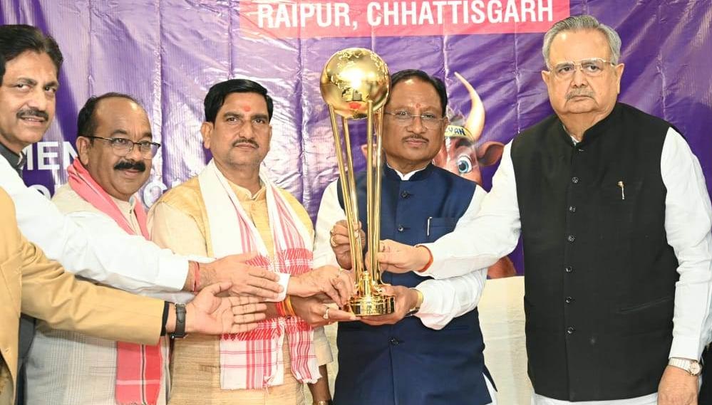 प्रदेश में प्रतिष्ठित ट्रॉफी का आगमन युवा खिलाड़ियों के लिए प्रेरणादायी: मुख्यमंत्री  साय