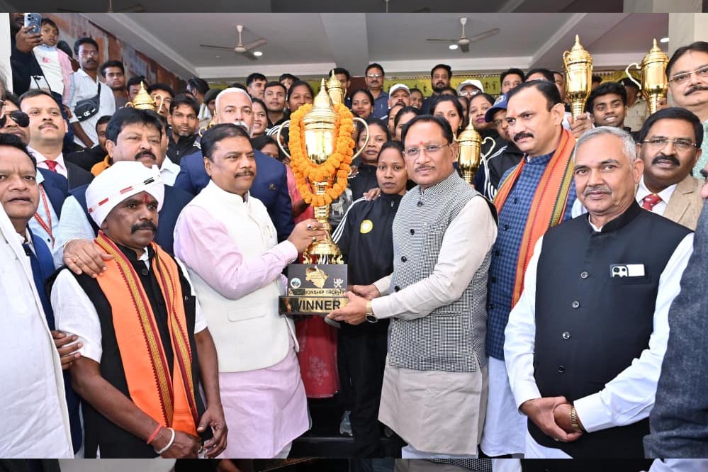 मुख्यमंत्री ने ऑल इंडिया फ़ॉरेस्ट स्पोर्ट्स मीट के विजेताओं से मिलकर दी शुभकामनाएँ