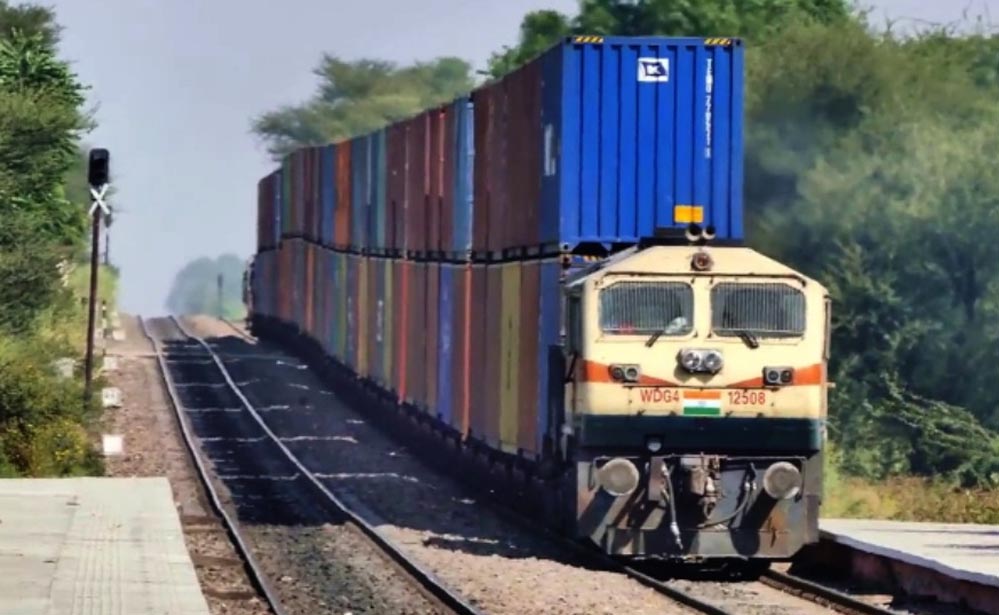भारतीय अर्थव्यवस्था की मजबूती दिखाते आंकड़े, रेलवे का फ्रेट 1 बिलियन टन के पार