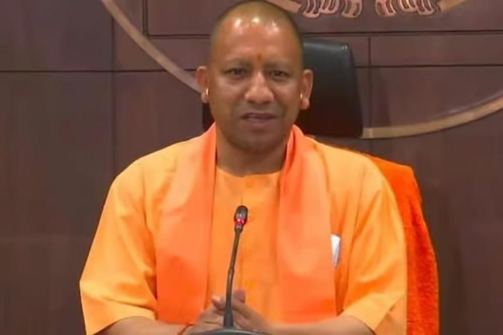 CM योगी की पाती: श्रीराम मंदिर में ध्वजारोहण से शुरू होगा नया युग, कल पीएम मोदी करेंगे कार्यक्रम
