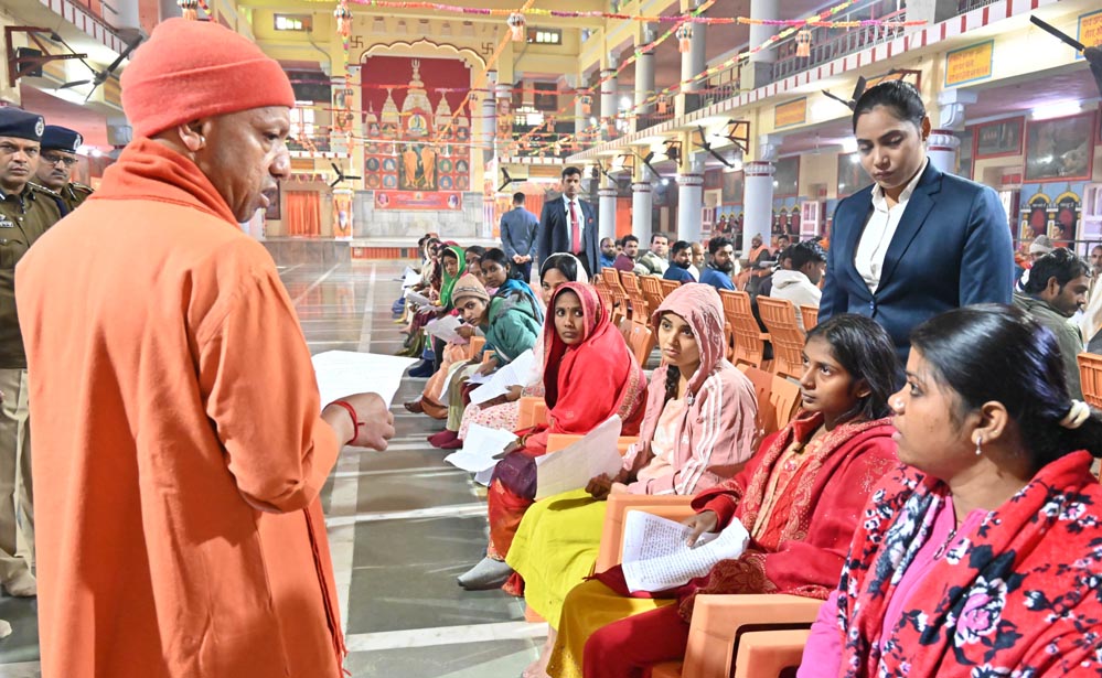 गंभीर बीमारियों के इलाज में आर्थिक सहायता की गुहार लगाने वालों को मुख्यमंत्री ने किया आश्वस्त