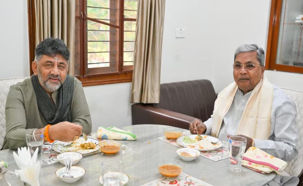CM पद को लेकर बढ़ी खींचतान! सिद्धारमैया और डीके शिवकुमार की बैठक पर टिकी कर्नाटक कांग्रेस की नजरें