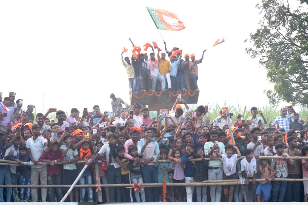 सीएम योगी ने गोपालगंज के बैकुण्ठपुर विधान सभा से एनडीए प्रत्याशी मिथिलेश तिवारी के समर्थन में जनसभा को किया संबोधित