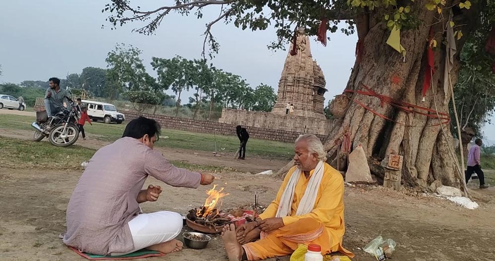 जवारी मंदिर के सामने बगलामुखी हवन: मूर्ति याचिका लगाने वाले राकेश दलाल ने विधि विधान से किया पूजा-अर्चन