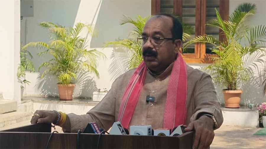 लोक निर्माण विभाग द्वारा उप मुख्यमंत्री अरुण साव या किसी भी निजी कार्यक्रम का कोई भुगतान नहीं