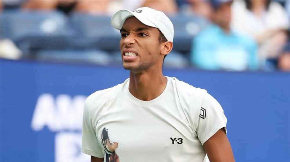 ऑगर अलियासिमे एटीपी फ़ाइनल्स के सेमीफ़ाइनल में