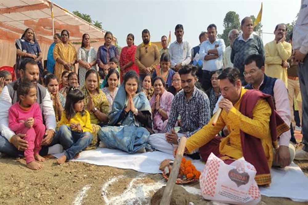 राज्यमंत्री श्रीमती गौर ने किया साढ़े 4 करोड़ के विकास कार्यों का भूमि-पूजन