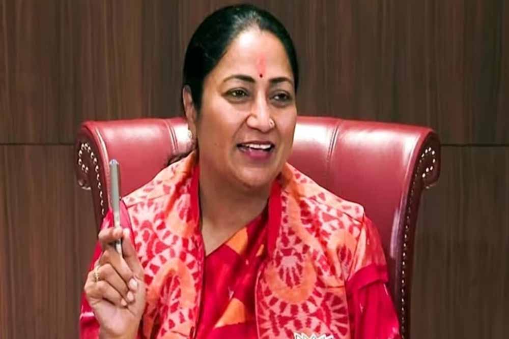 CM रेखा गुप्ता की बड़ी घोषणा: अब लोगों को मिलेगा बैंक में अटका पैसा