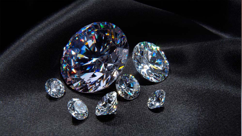 उथली और खेत खदानों से आए 79 हीरे, पन्ना कार्यालय में तैयार नीलामी