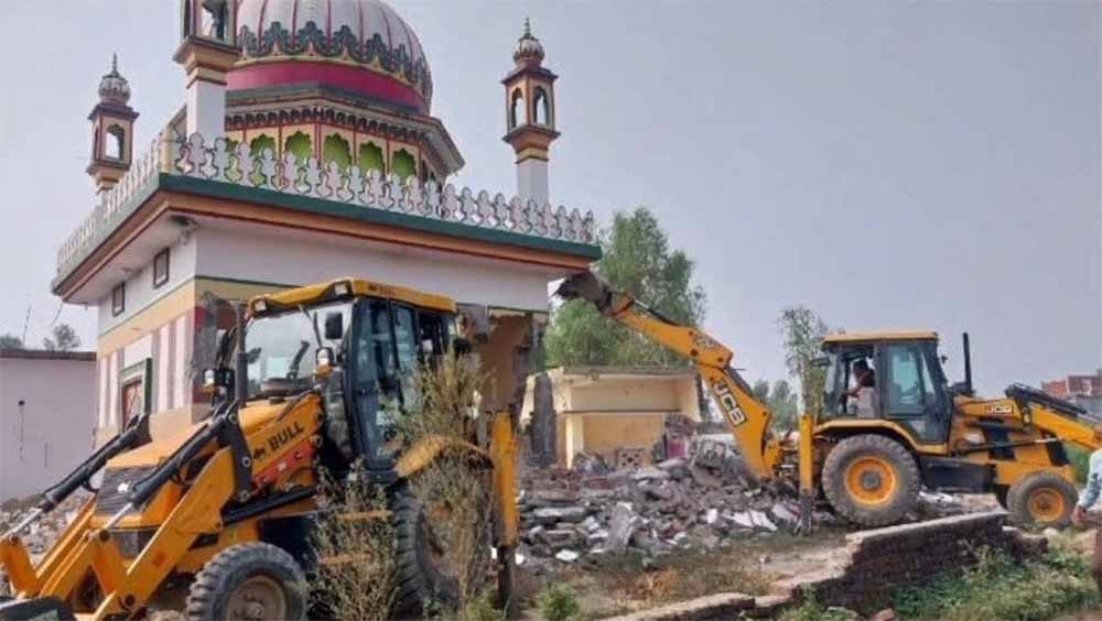 धार्मिक स्थल पर बुलडोजर कार्रवाई से हरिद्वार में हड़कंप, पुलिस ने संभाली कमान