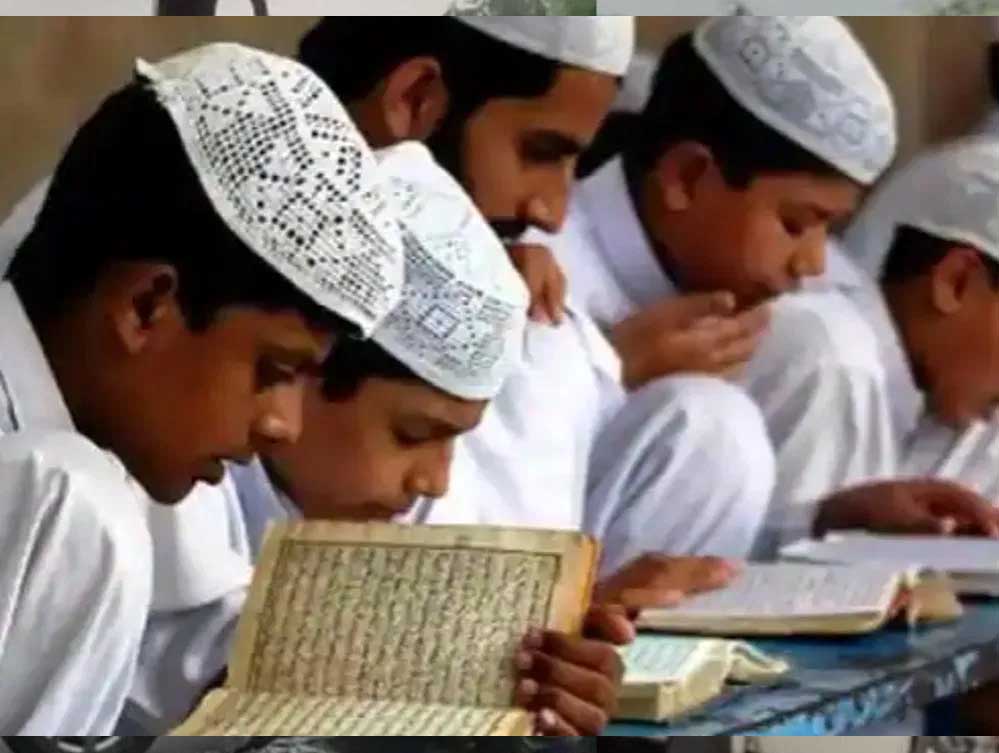 मदरसों की निगरानी कड़ी, यूपी सरकार ने ATS को सभी छात्रों और मौलानाओं का डेटा सौंपने का आदेश दिया