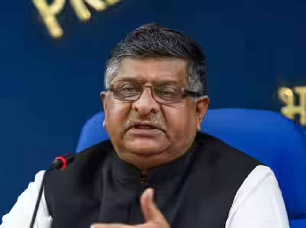 दोपहर 12 बजे ही आरजेडी ने मानी हार! बिहार में मतदान के बीच बढ़ा बीजेपी का दबदबा