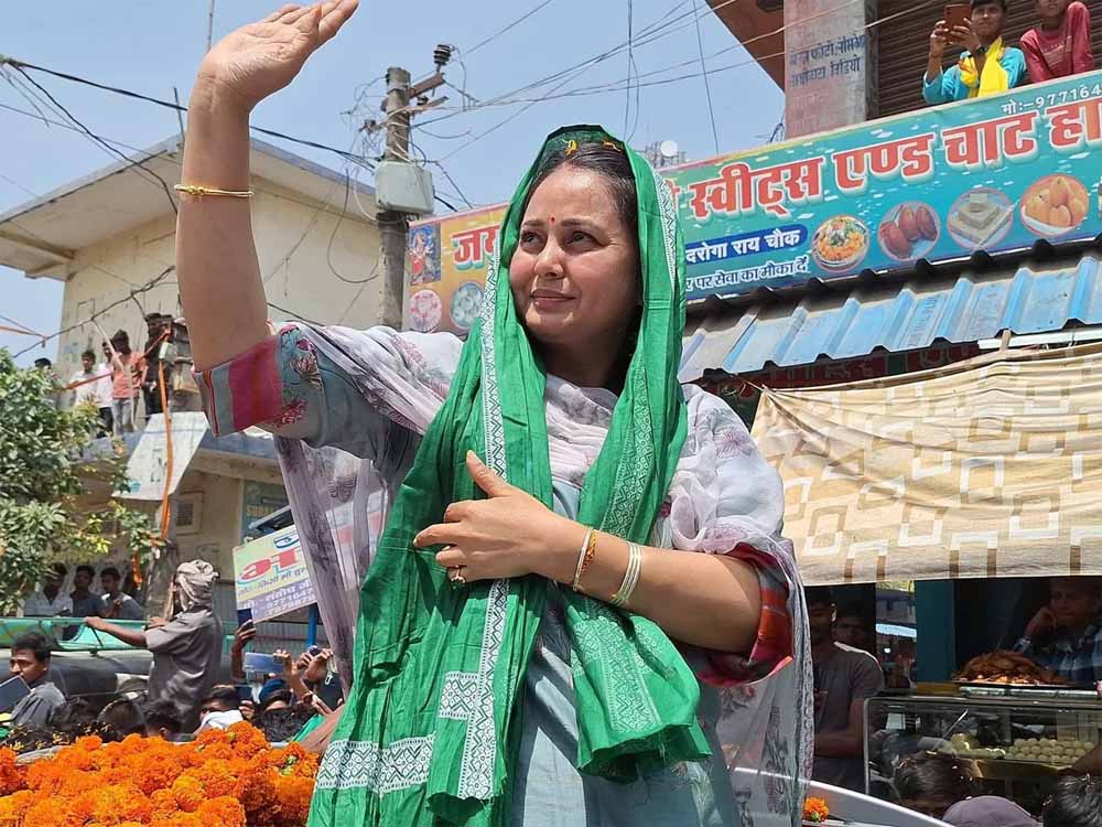 रोहिणी का चौंकाने वाला कदम: राजनीति से संन्यास, परिवार से संबंध भी तोड़े