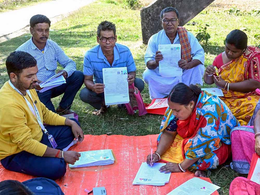 SIR सिस्टम ने कर दिखाया कमाल: 37 साल बाद मिला लापता बड़ा बेटा, पढ़िए पूरी कहानी