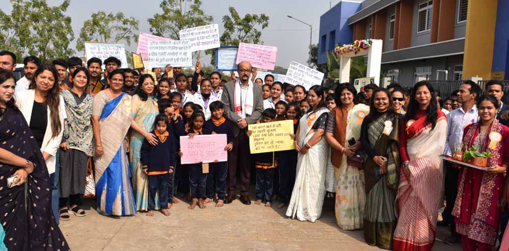 विश्व दिव्यांगजन दिवस पर कार्यक्रम में शामिल हुए राज्यपाल