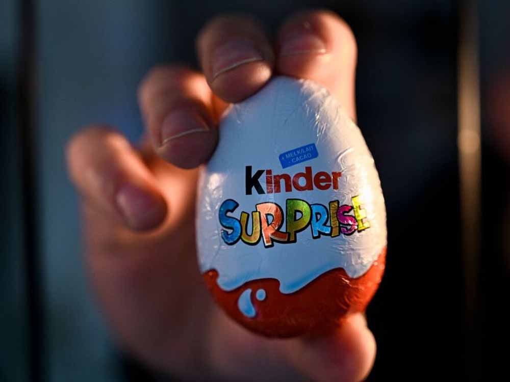 सावधान रहें! Kinder Chocolate के बाद बीमारी का कहर, 150+ लोग हुए बीमार