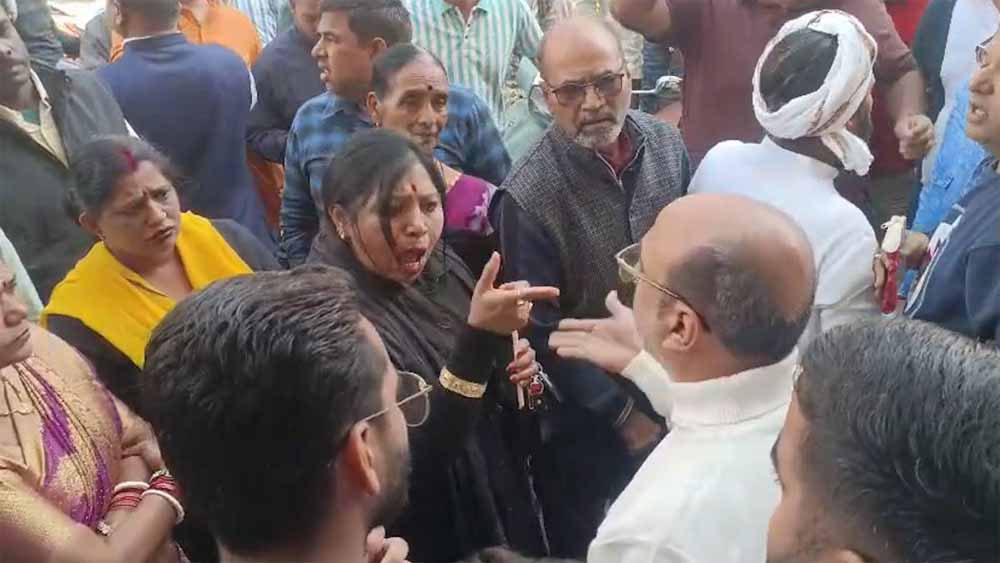 आमाबेड़ा हिंसा के विरोध में बस्तर बंद, पर्व के दौरान दुकानों को बंद कराने पर तनाव, प्रशासन की पहल से हालात सामान्य