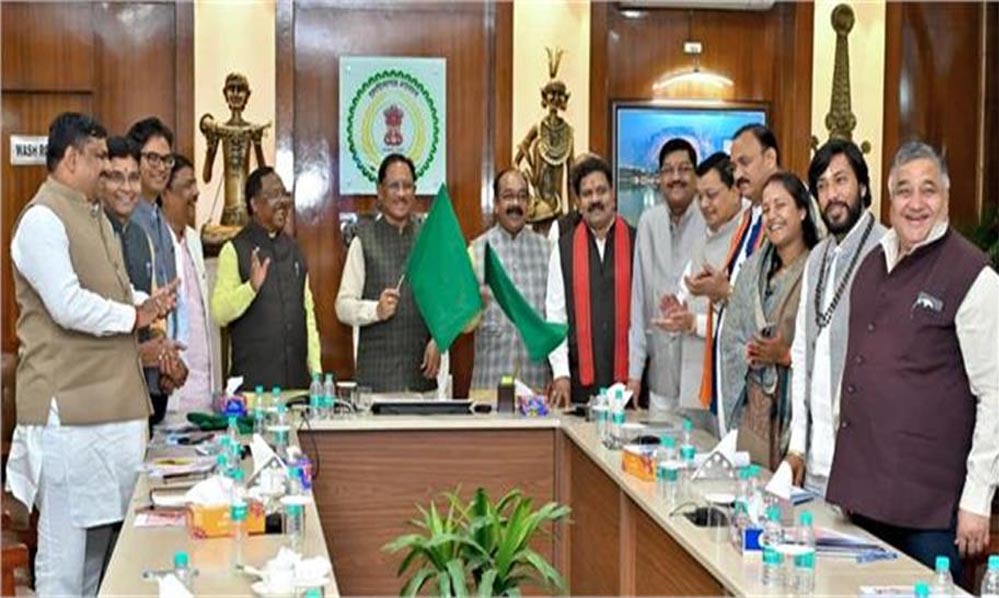 छत्तीसगढ़ में 24 नई बसों का आगाज, 180 गांवों को मिला सीधा परिवहन कनेक्शन