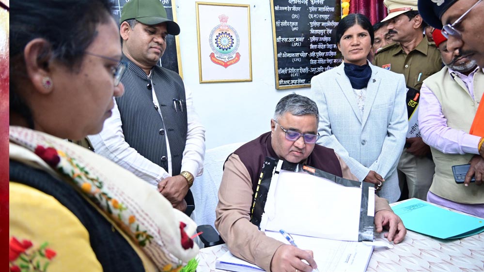 रायपुर: मंत्री राजेश अग्रवाल ने जीपीएम जिले में पुलिस चौंकी कोडगार और सिवनी का विधिवत शुभारंभ किया