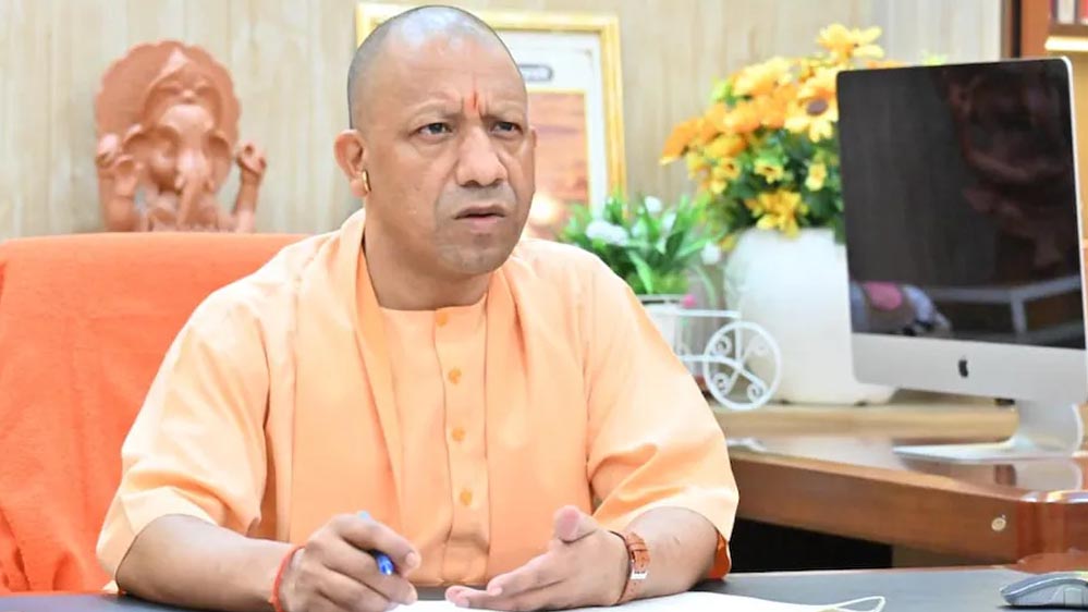 सीएम योगी ने आजमगढ़ बैठक में लापता मतदाताओं की संख्या पर जताई चिंता, SIR अभियान को तेज करने के आदेश