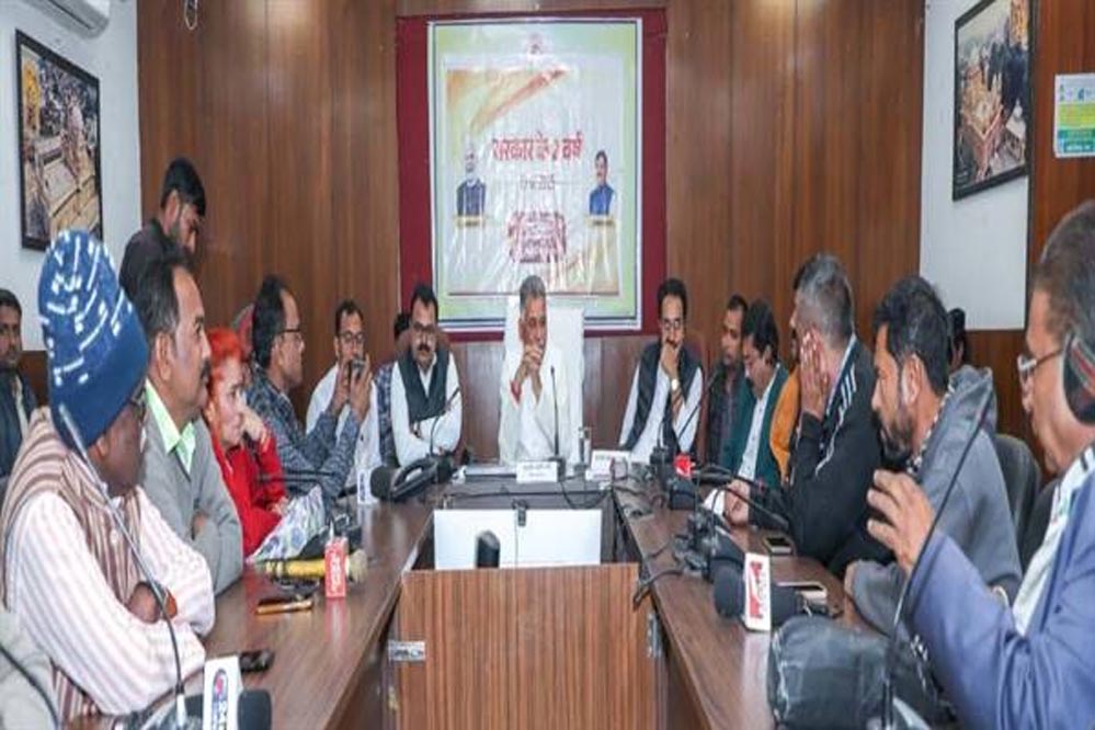 प्रभारी मंत्री इन्दर सिंह परमार ने की प्रेस वार्ता में महत्वपूर्ण बातें साझा