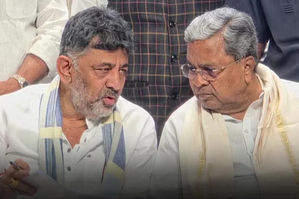 कर्नाटक CM पद पर विवाद: ’99 प्रतिशत पक्का’ शिवकुमार के CM बनने की संभावना, सिद्धारमैया और शिवकुमार हाई कमान से मिलेंगे