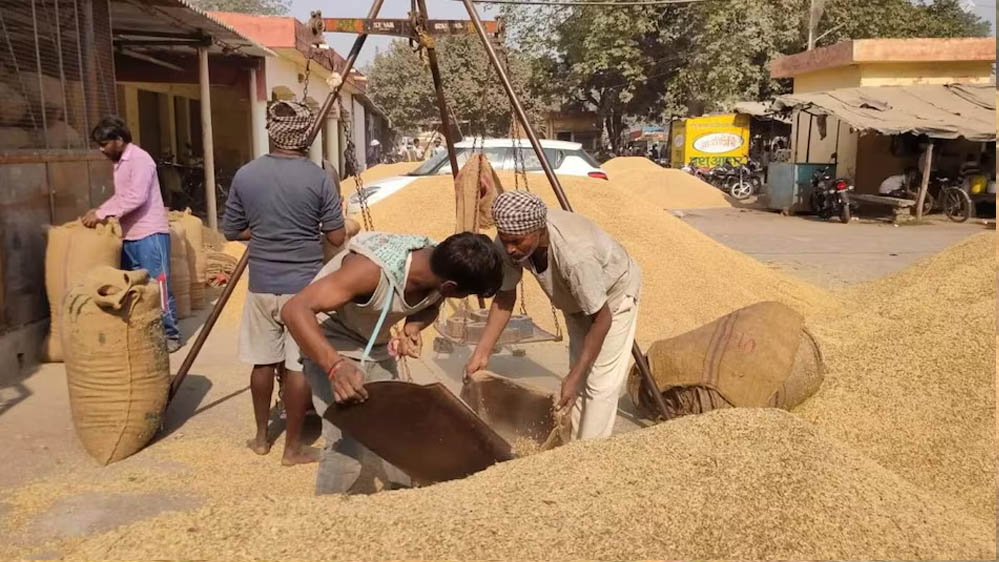 मुख्यमंत्री योगी आदित्यनाथ ने धान खरीद की रफ्तार और तेज करने के दिए निर्देश