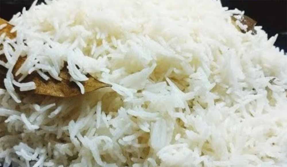 बचे हुए चावल को गर्म करना पड़ सकता है भारी, न्यूट्रिशनिस्ट ने बताई खतरनाक भूल