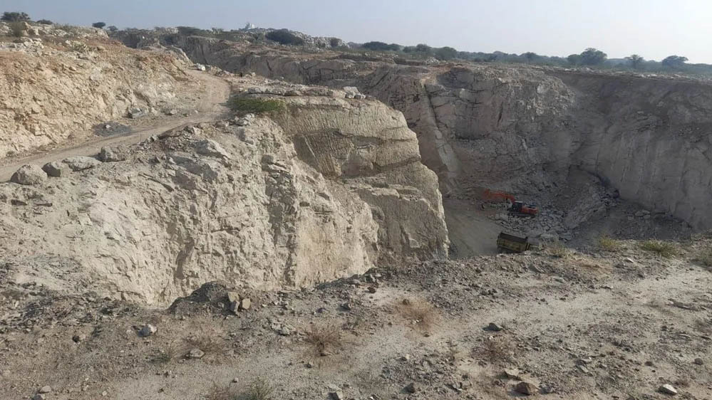 पूर्व डीएफओ का खुलासा: अरावली में 50 हजार करोड़ का अवैध खनन, माफिया राज 15 सालों से जारी