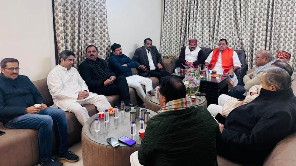 कुशीनगर विधायक के घर 50 ब्राह्मण विधायकों का जुटान, यूपी की राजनीति में हलचल