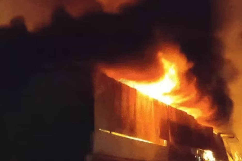 शहर के बीचोंबीच फिर हादसा: भोपाल मार्केट में बारूद फटा, घंटों चला रेस्क्यू