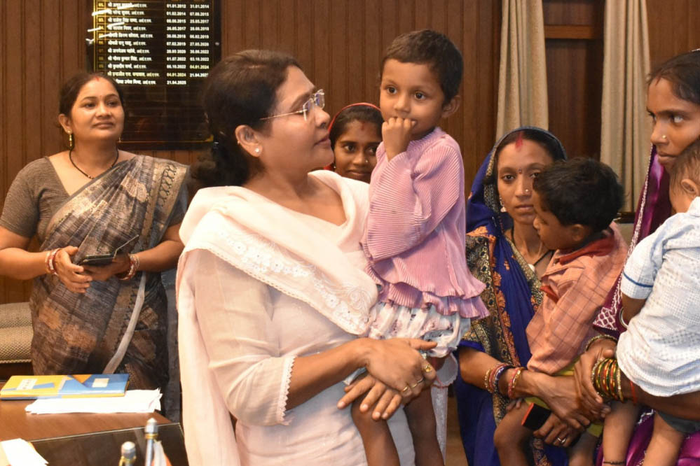 रायपुर: कुपोषण मुक्ति में सफल रहा मिशन गोद अभियान, जनभागीदारी से 20% बच्चों को मिली राहत