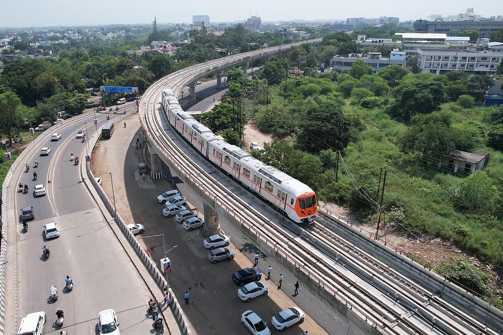 CMRS और पीएम मोदी का ग्रीन सिग्नल, भोपाल मेट्रो ट्रैक पर दौड़ेगी और 3 महीने तक किराए में छूट