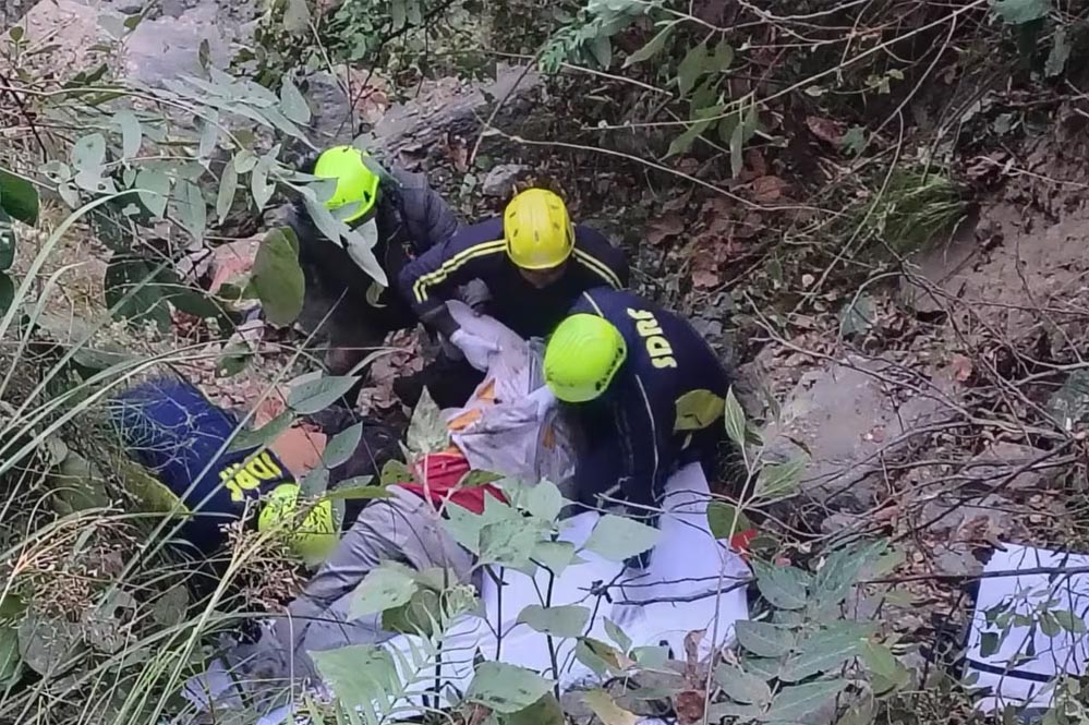 उत्तराखंड हादसा: शादी से लौट रहे परिवार की गाड़ी खाई में गिरने से 5 बारातियों की मौत