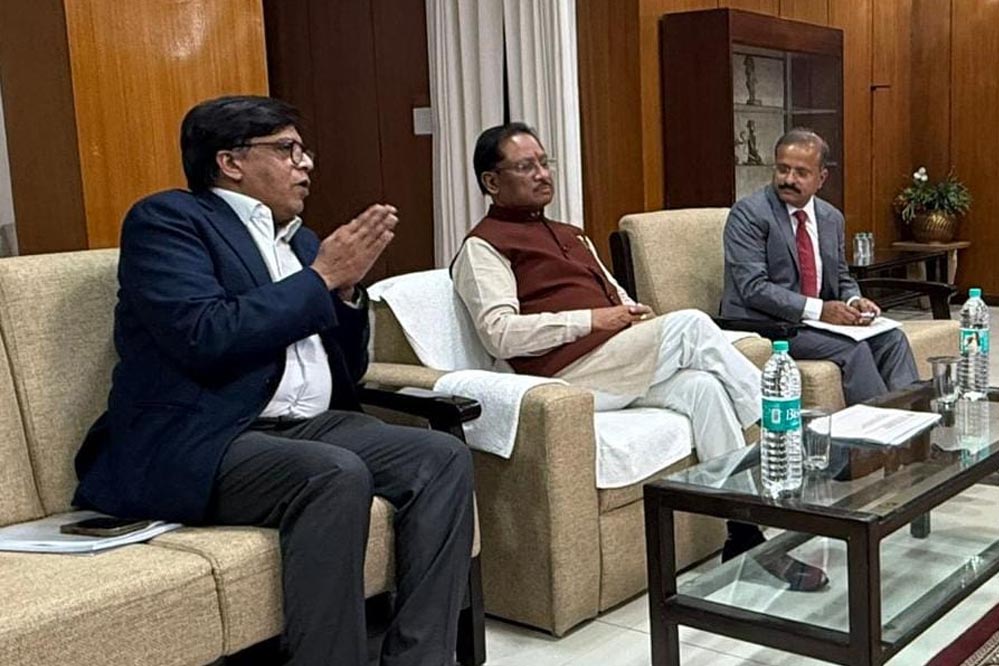 सीएम विष्णु देव साय ने मध्यप्रदेश की नई सिंचाई तकनीक ‘प्रेशर इरिगेशन नेटवर्क’ का किया निरीक्षण