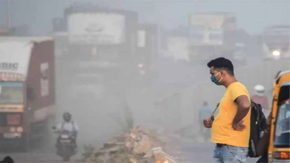 जहरीली हवा + कड़ाके की ठंड: दिल्ली की सांसें थमीं, AQI फिर खतरे के स्तर पर