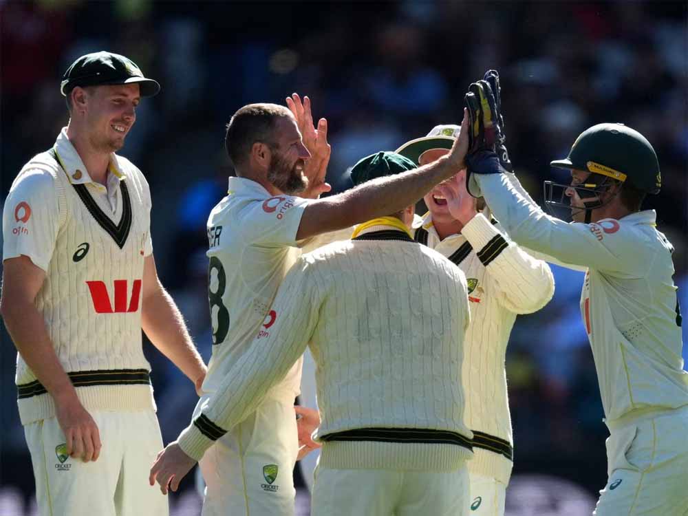 एशेज टेस्ट में विकेटों की बारिश, एक ही दिन में 20 खिलाड़ी आउट, 116 साल पुराना रिकॉर्ड टूटा