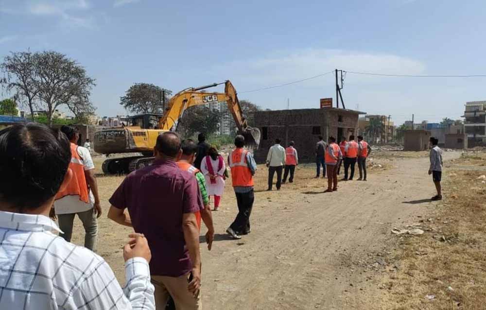 यीडा का बड़ा अभियान, 4.6 हेक्टेयर (46,000 वर्ग मीटर) भूमि पर से हटाया अवैध कब्जा