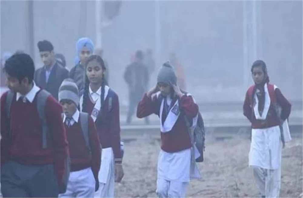 कड़ाके की सर्दी ने बढ़ाई चिंता, 19 दिसंबर तक स्कूलों में छुट्टी घोषित