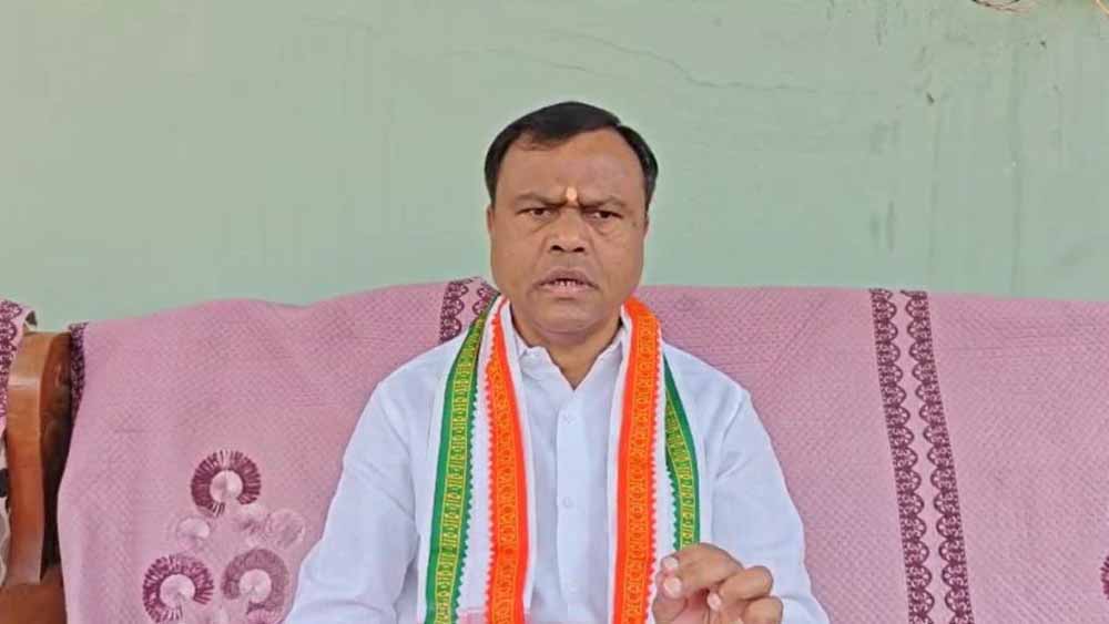 सरकारी हवाई जहाज के इस्तेमाल पर उठे सवाल, ‘शास्त्री’ के सफर को लेकर बैज ने साधा निशाना