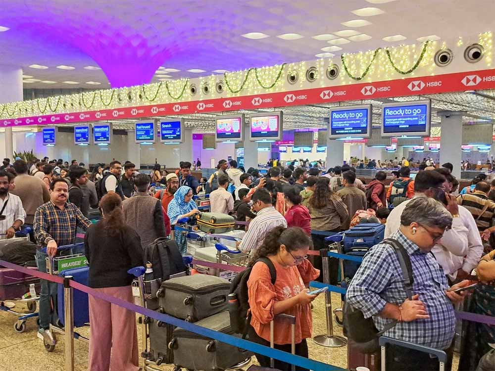 इंडिगो का बड़ा फ्लाइट कैंसिलेशन: दिल्ली से सभी उड़ानें रद्द, 550 फ्लाइट एक दिन में कैंसल