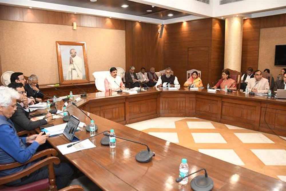 ग्राम विकास से संबंधित सभी विभाग समग्र ग्राम विकास की अवधारणा के अनुसार योजनाओं का क्रियान्वयन करें सुनिश्चित