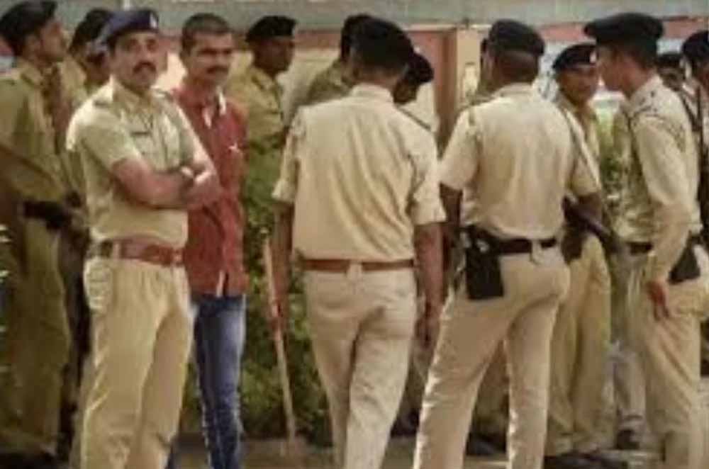 जश्न से पहले सख्ती: भोपाल में ‘सीक्रेट’ शराब ठिकानों पर पुलिस की दबिश, 36 लोग पकड़े गए