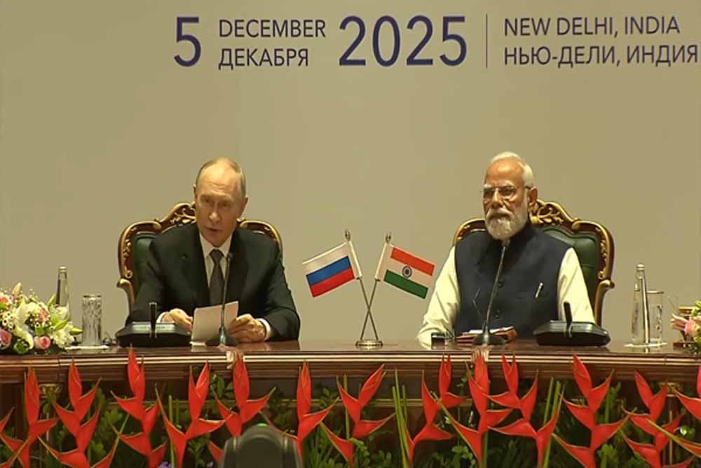 मोदी-पुतिन की मंच से बड़ी बात: विश्वास बना भारत-रूस रिश्तों की नींव, विकास की रफ्तार पर रूसी राष्ट्रपति की मुहर