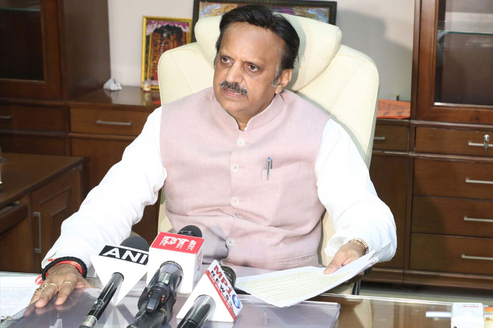 महिलाओं के स्वास्थ्य संरक्षण और आपात सेवाओं को सशक्त बनाना सरकार की प्राथमिकता: उप मुख्यमंत्री शुक्ल