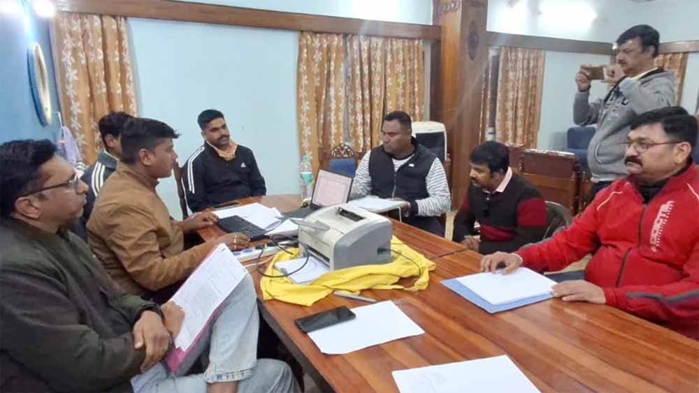 सीएम हेल्पलाइन में ‘सेटिंग’ की कीमत 10 हजार! रिश्वत लेते पकड़ा गया छिंदवाड़ा बीएसी