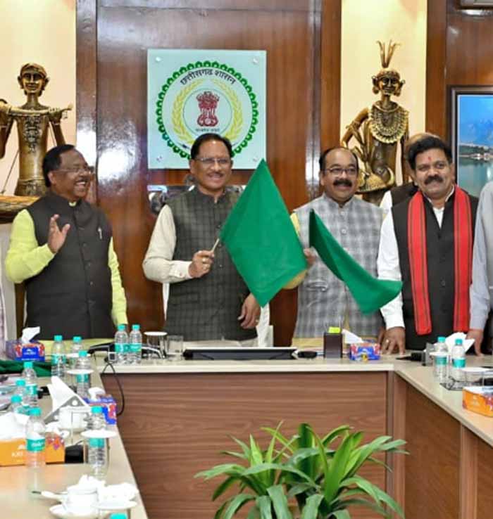 ग्रामीण परिवहन को नई रफ्तार: मुख्यमंत्री विष्णु देव साय ने किया योजना के द्वितीय चरण का शुभारंभ