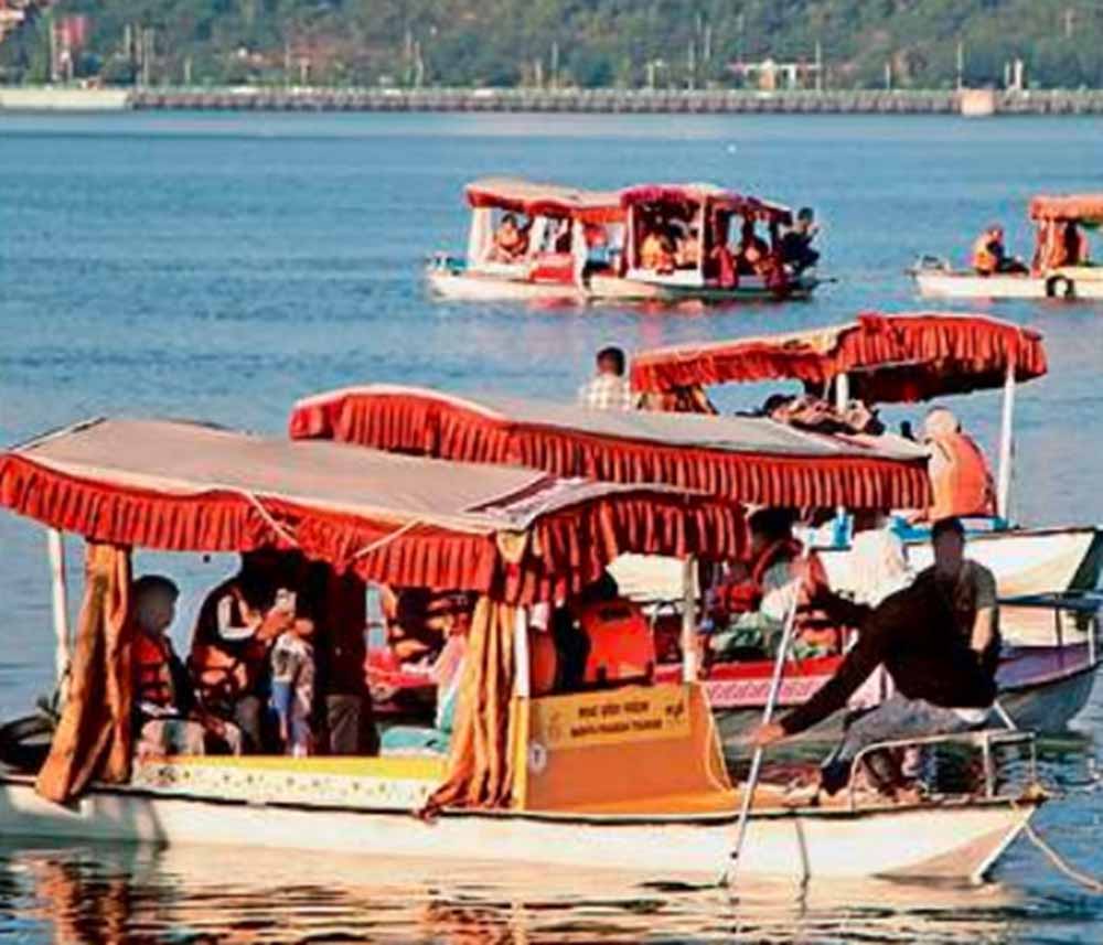 पर्यटन पर माफिया की मार: भोपाल में पर्यटकों को गुमराह कर बड़ा तालाब से दूर रख रहे नाव संचालक