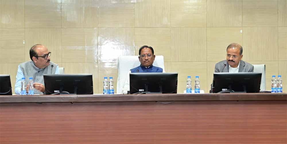 बस्तर के समग्र विकास को लेकर मुख्यमंत्री की अध्यक्षता में हुई उच्चस्तरीय समीक्षा बैठक