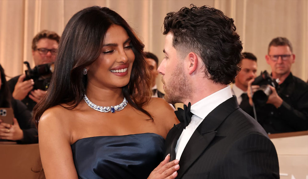 देसी गर्ल प्रियंका का वेस्टर्न लुक हुआ वायरल, पति निक जोनस ने किया हेयर स्टाइल